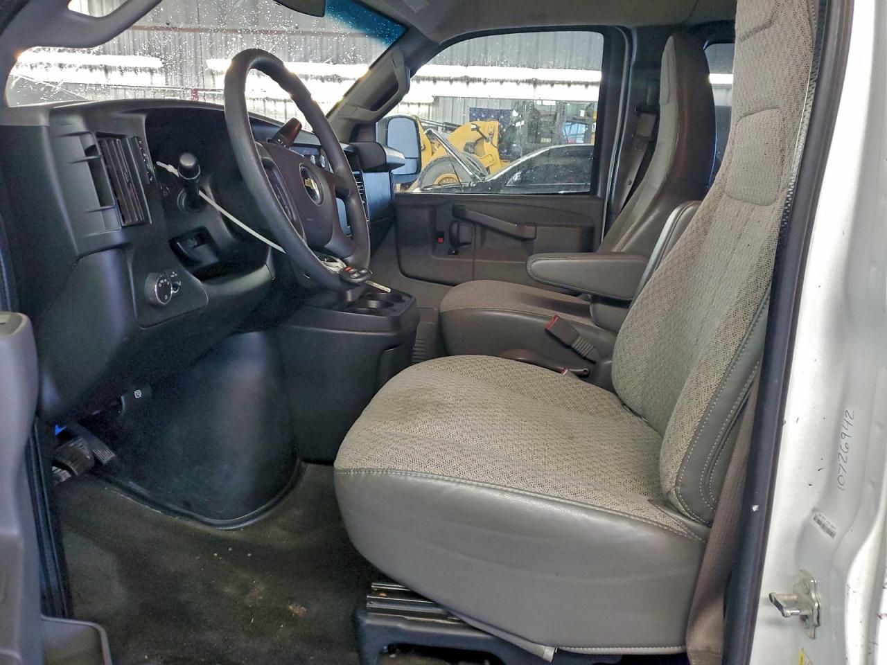 2017 CHEVROLET Express 3500