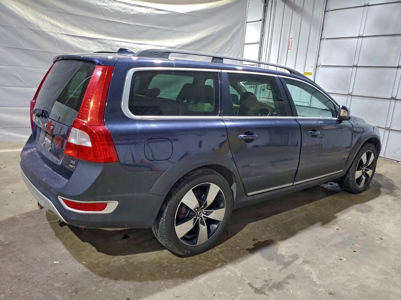 2010 VOLVO XC70
