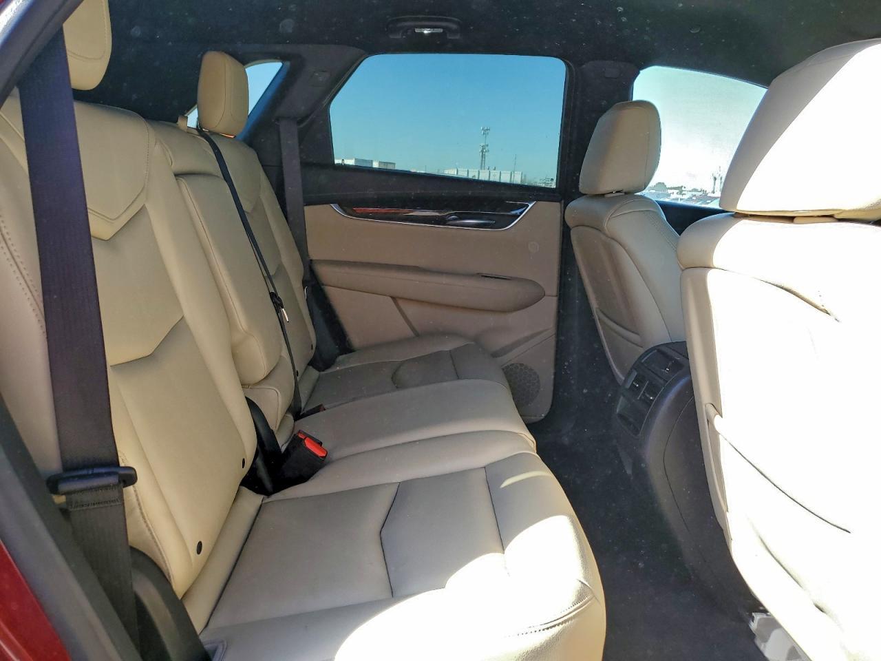 2017 CADILLAC XT5