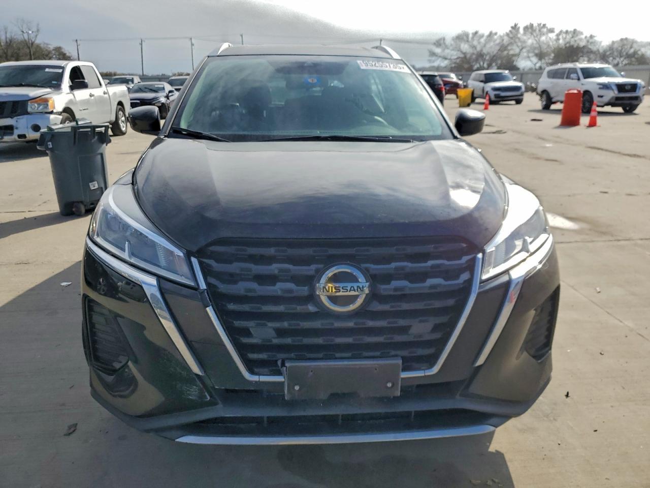 2021 NISSAN KICKS