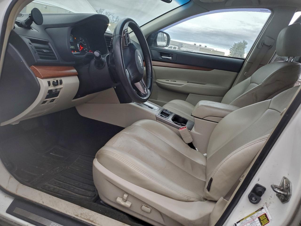 2013 SUBARU Outback