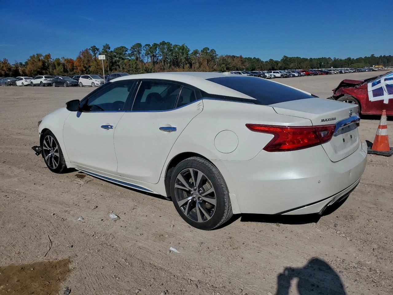 2016 NISSAN Maxima