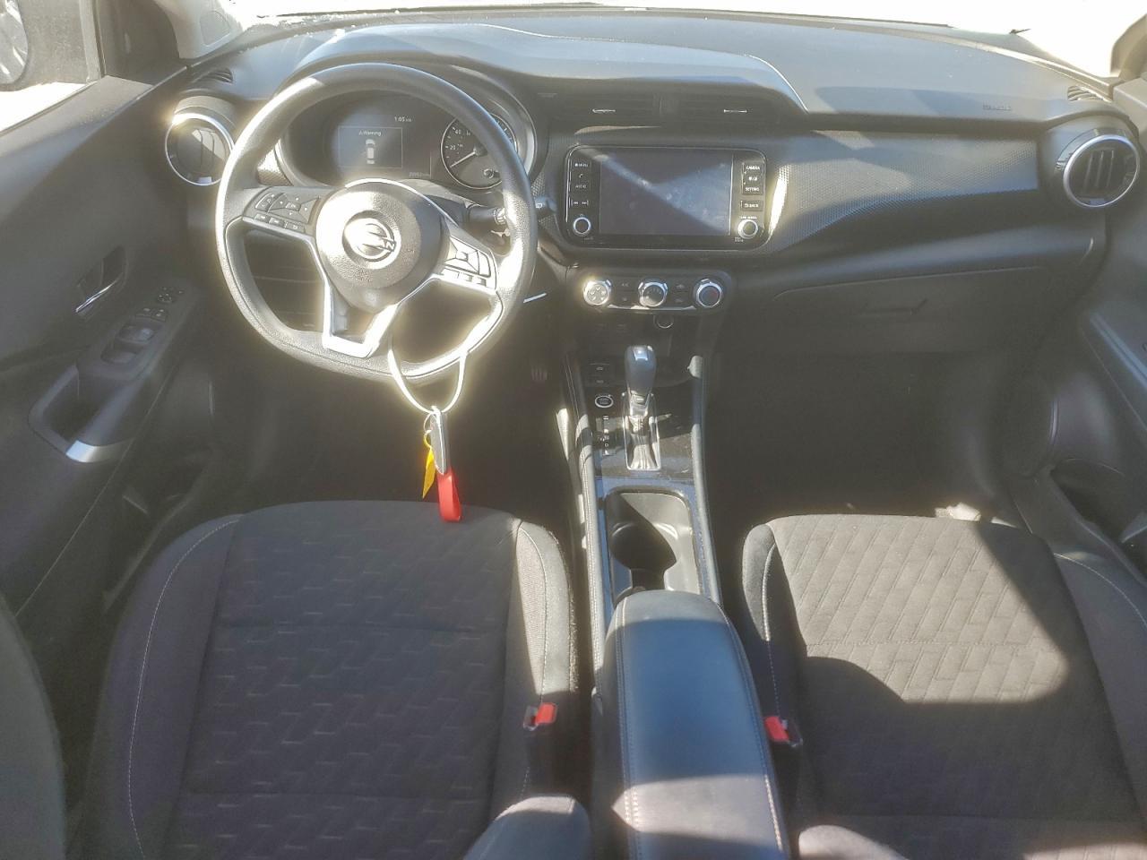 2024 NISSAN KICKS