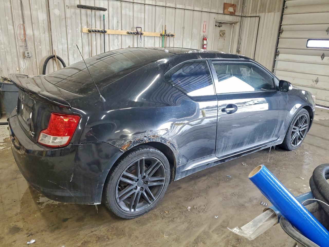 2011 TOYOTA SCION