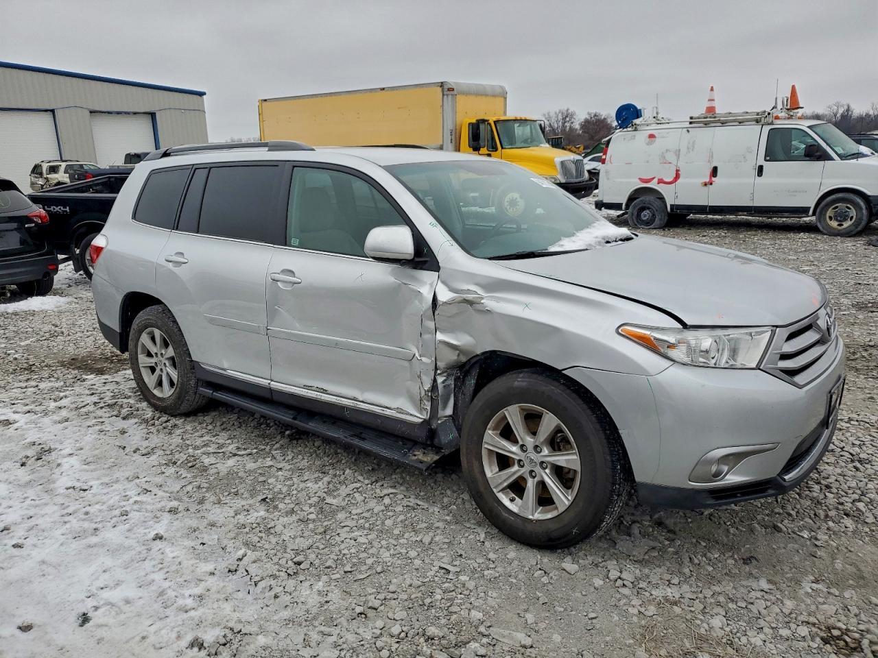 2011 TOYOTA HIGHLANDER