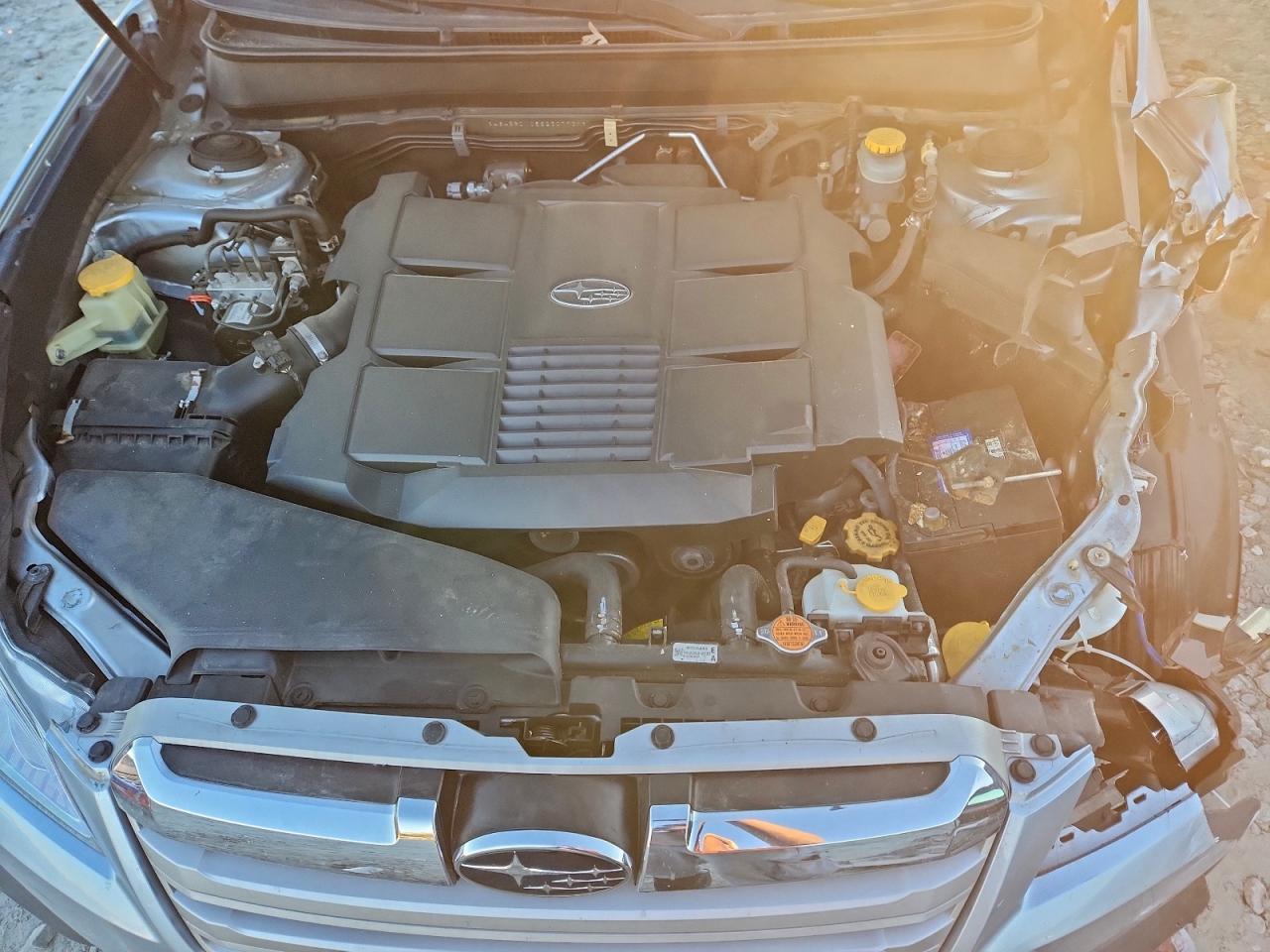 2014 SUBARU Outback