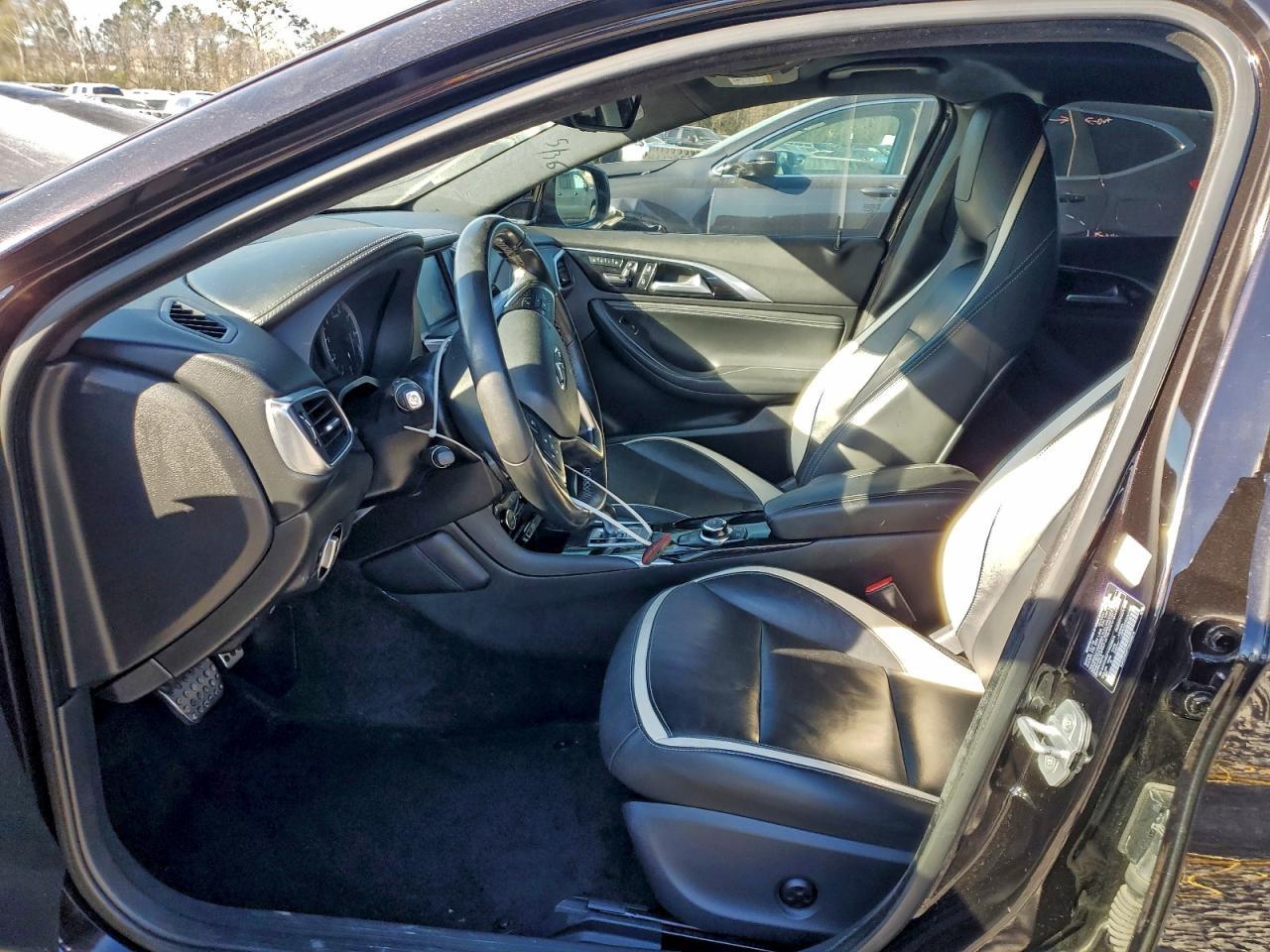 2017 INFINITI QX30