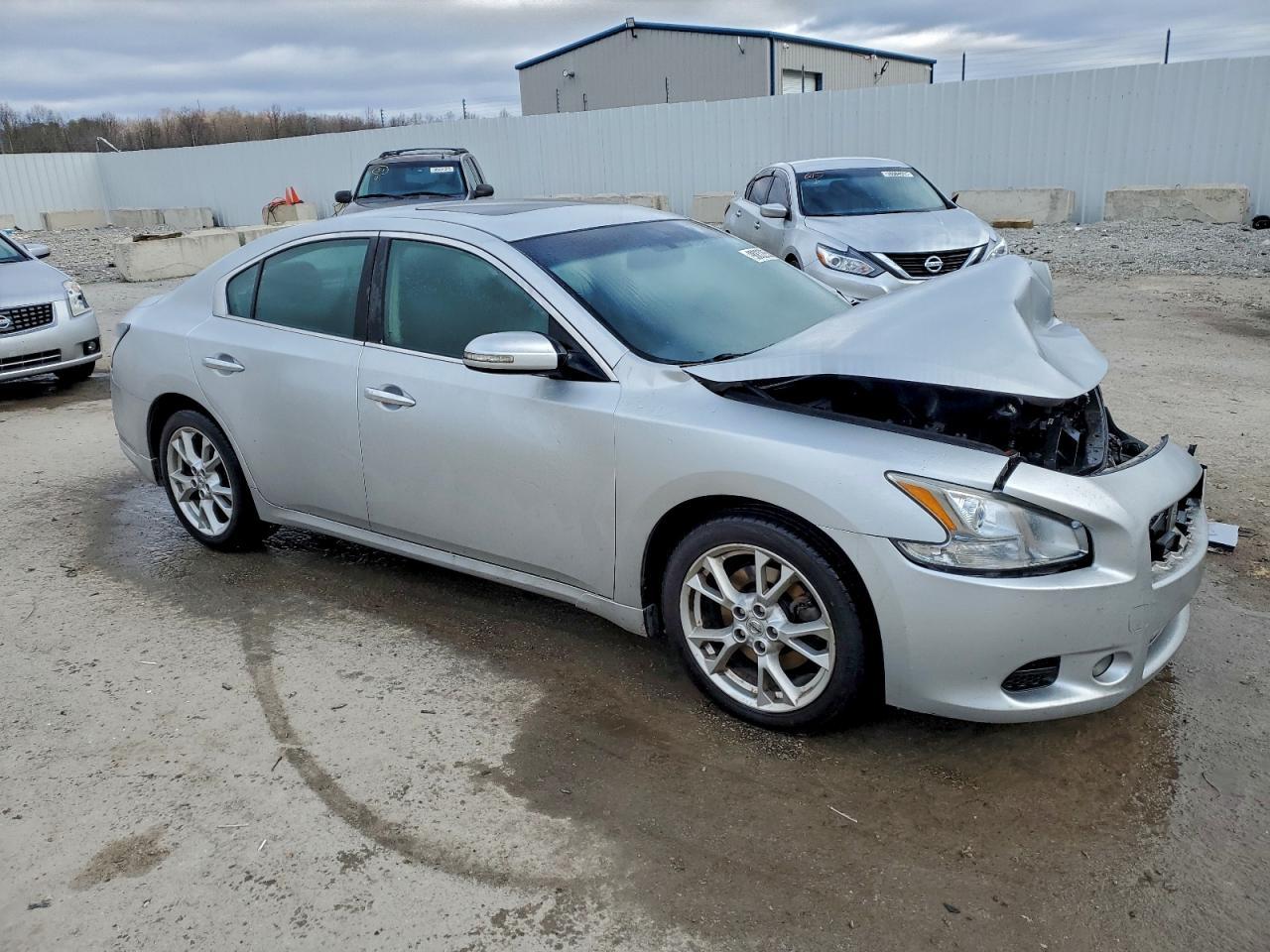 2014 NISSAN Maxima