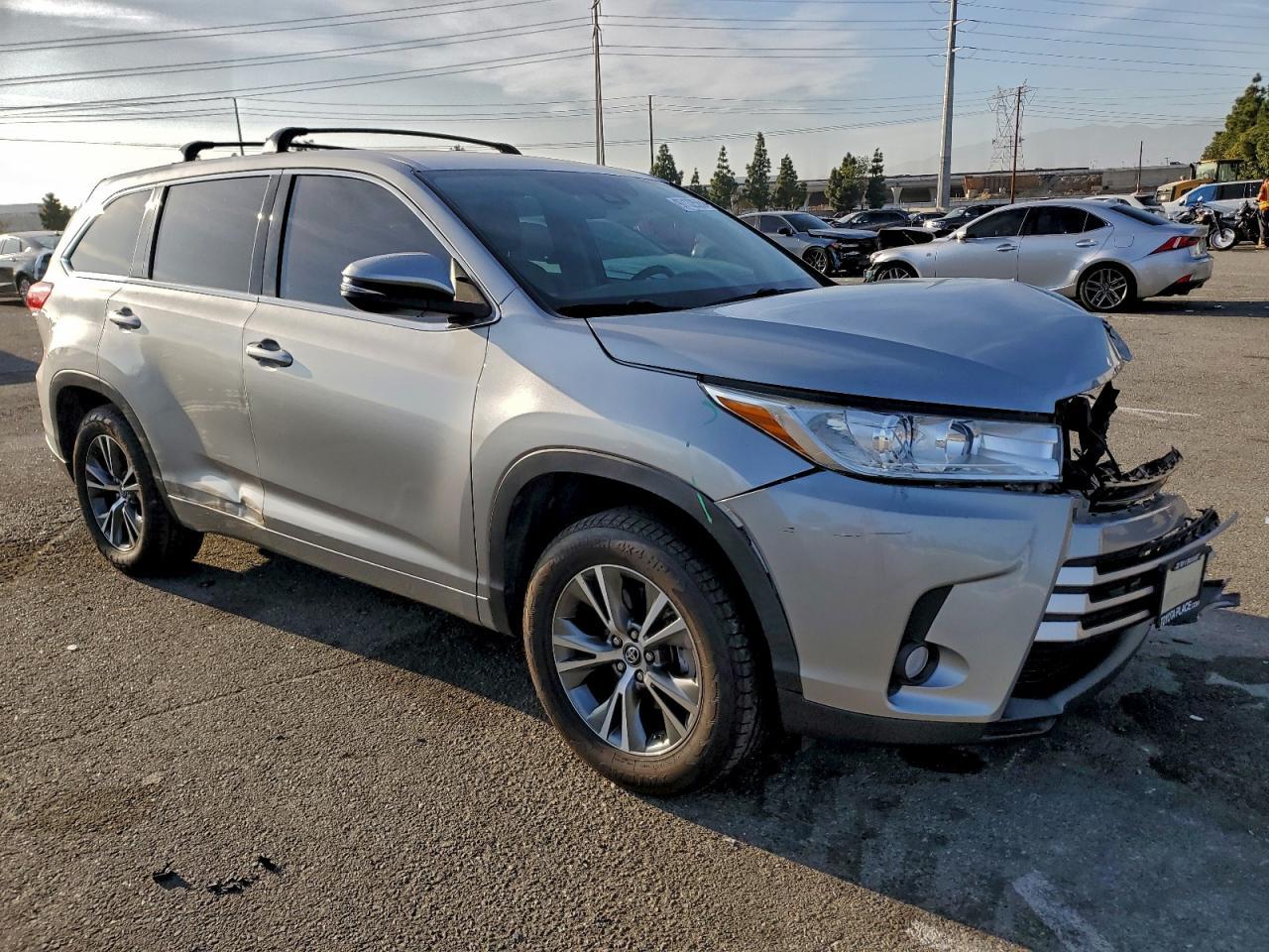 2017 TOYOTA HIGHLANDER
