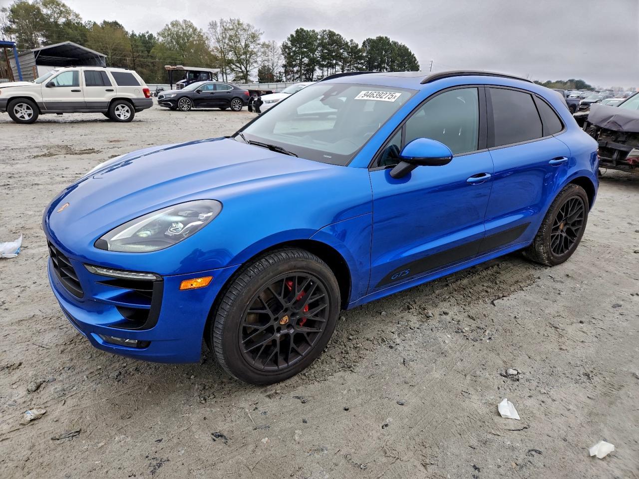 2017 PORSCHE Macan