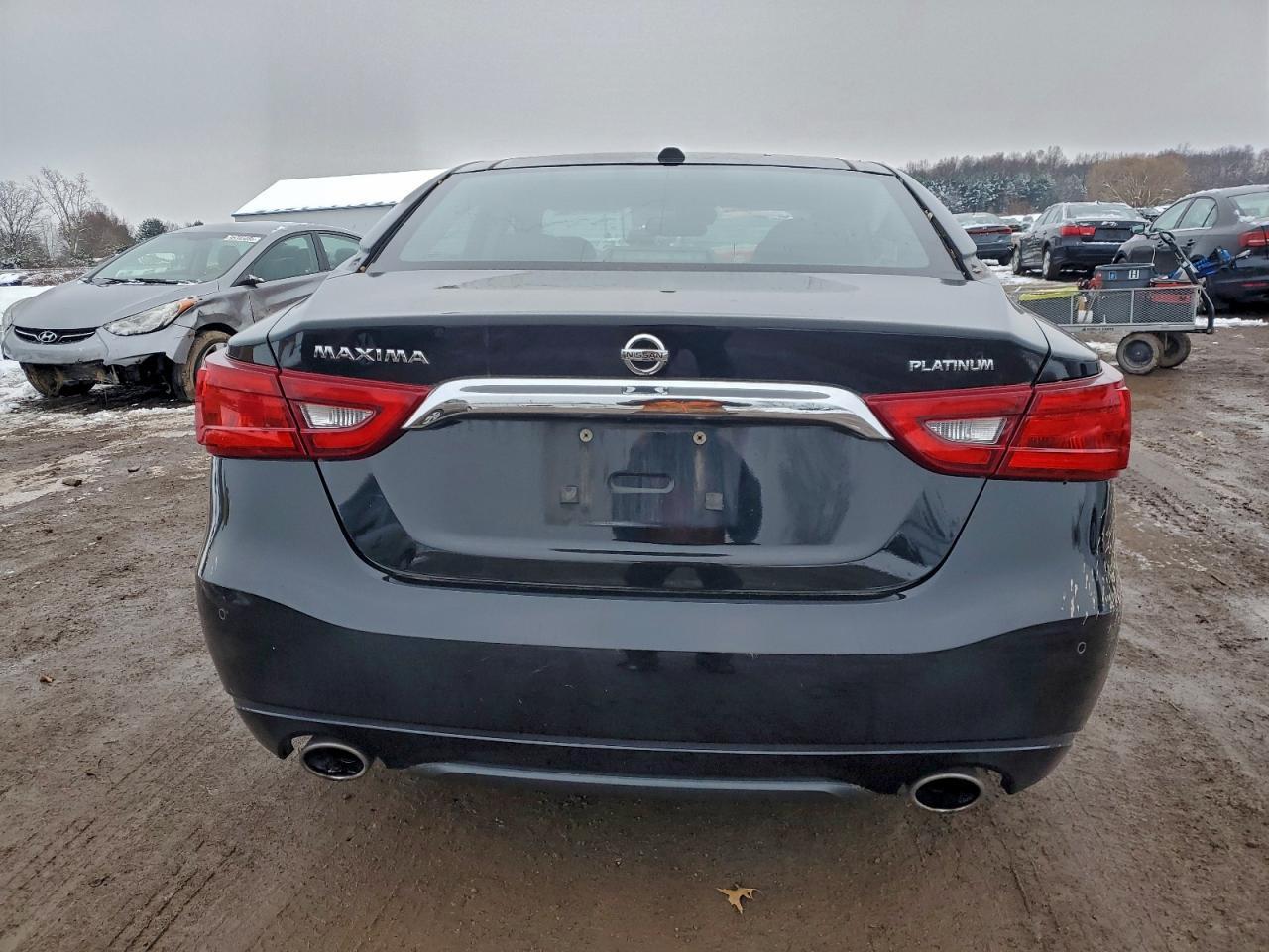 2017 NISSAN Maxima