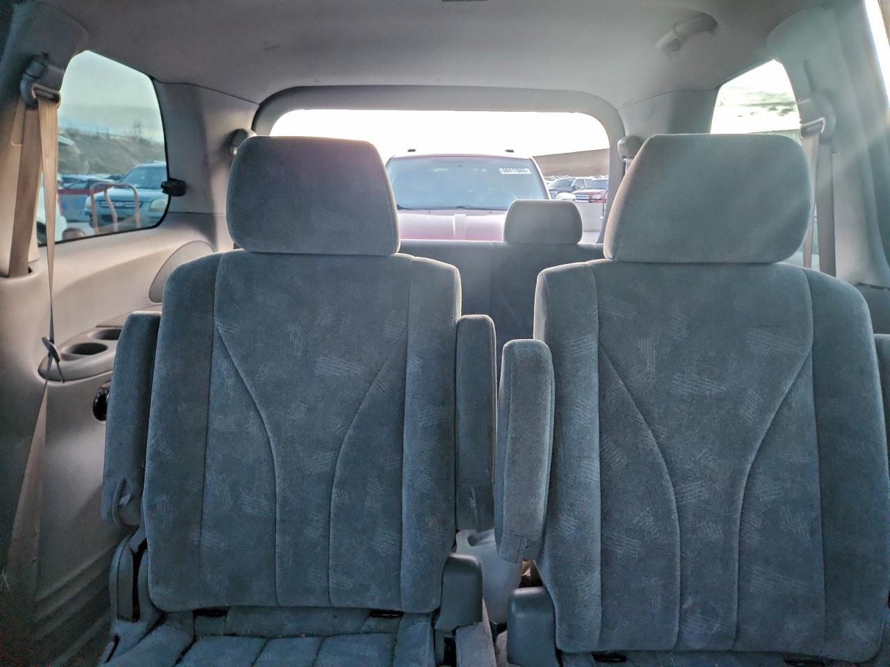 2003 MAZDA Mpv
