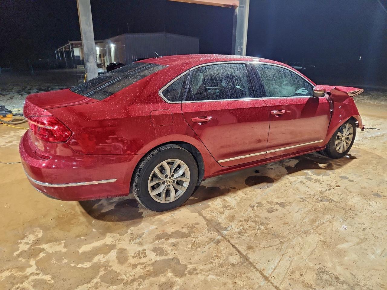 2016 VOLKSWAGEN Passat
