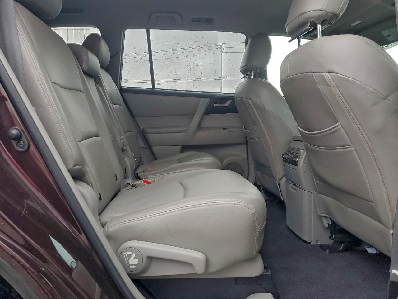 2013 TOYOTA HIGHLANDER