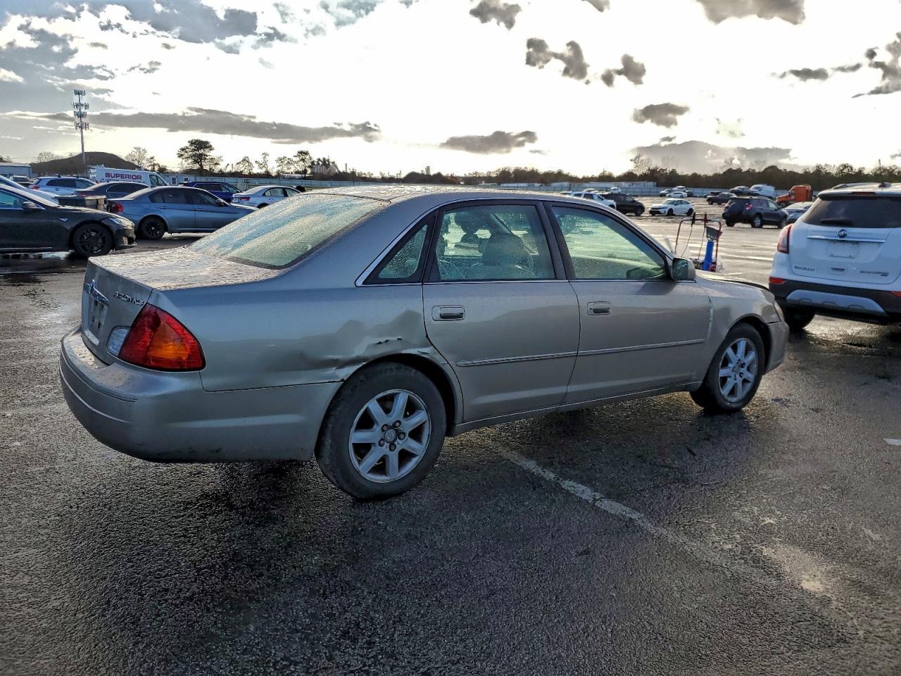 2002 TOYOTA Avalon