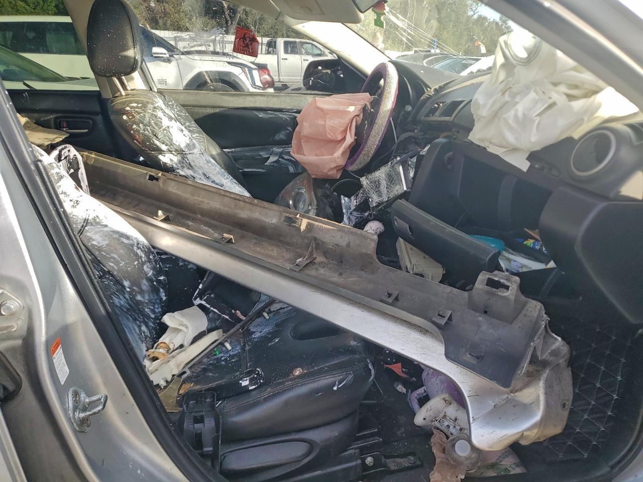 2006 MAZDA 3