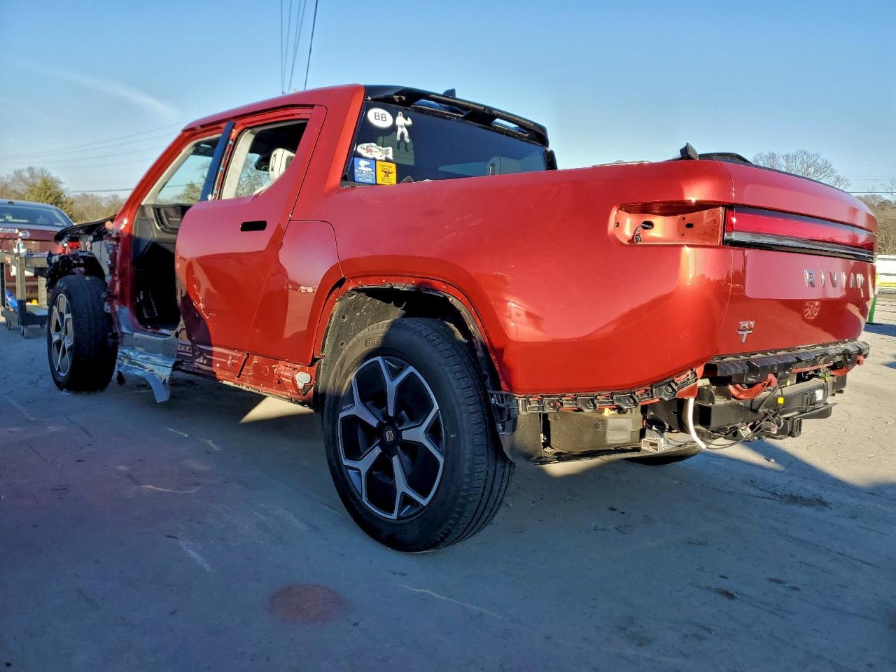 2023 RIVIAN R1t