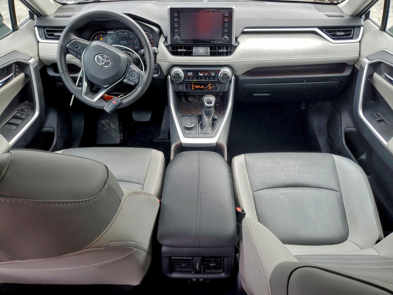 2019 TOYOTA RAV4