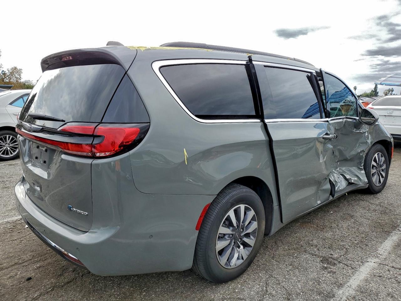 2022 CHRYSLER Pacifica