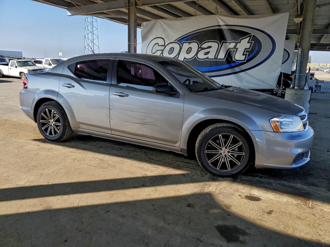 2013 DODGE Avenger