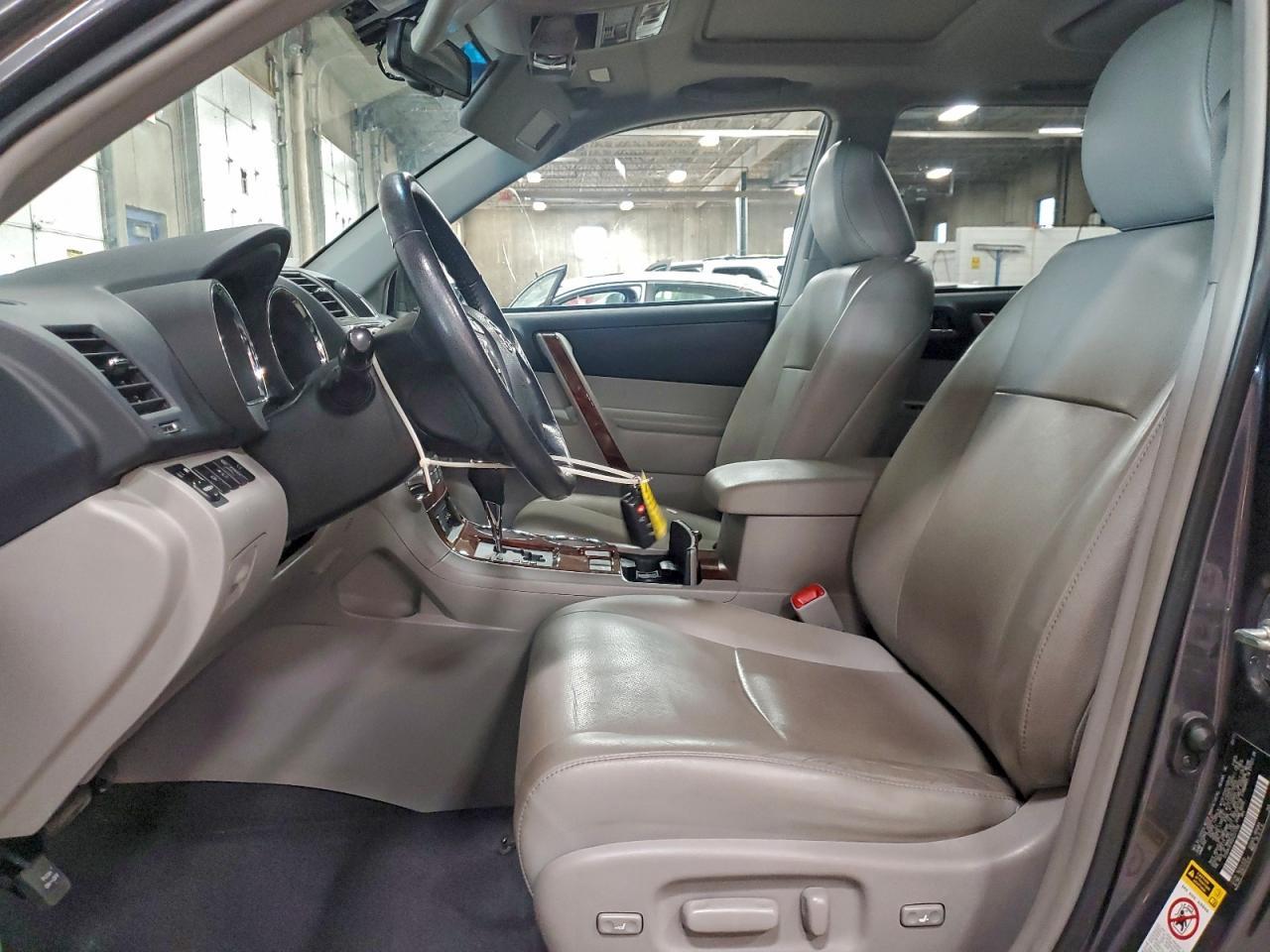 2013 TOYOTA HIGHLANDER