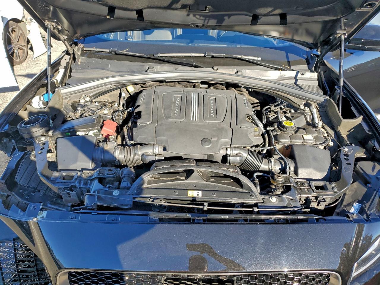 2019 JAGUAR F-Pace