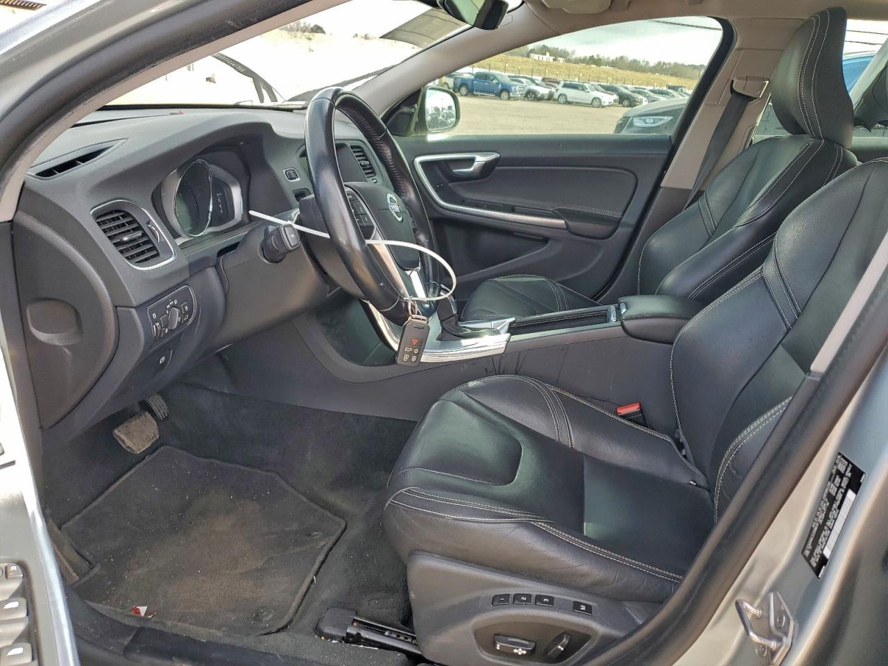 2018 VOLVO V60