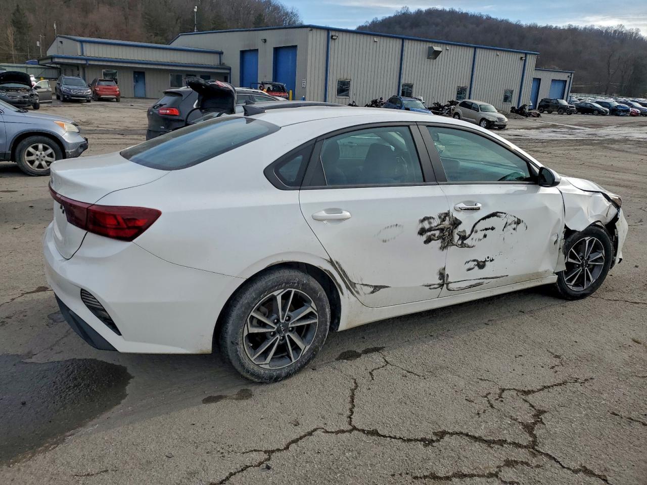 2023 KIA FORTE