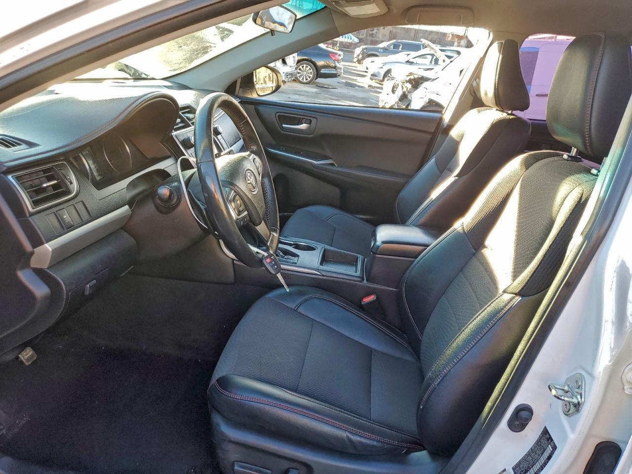2016 TOYOTA CAMRY