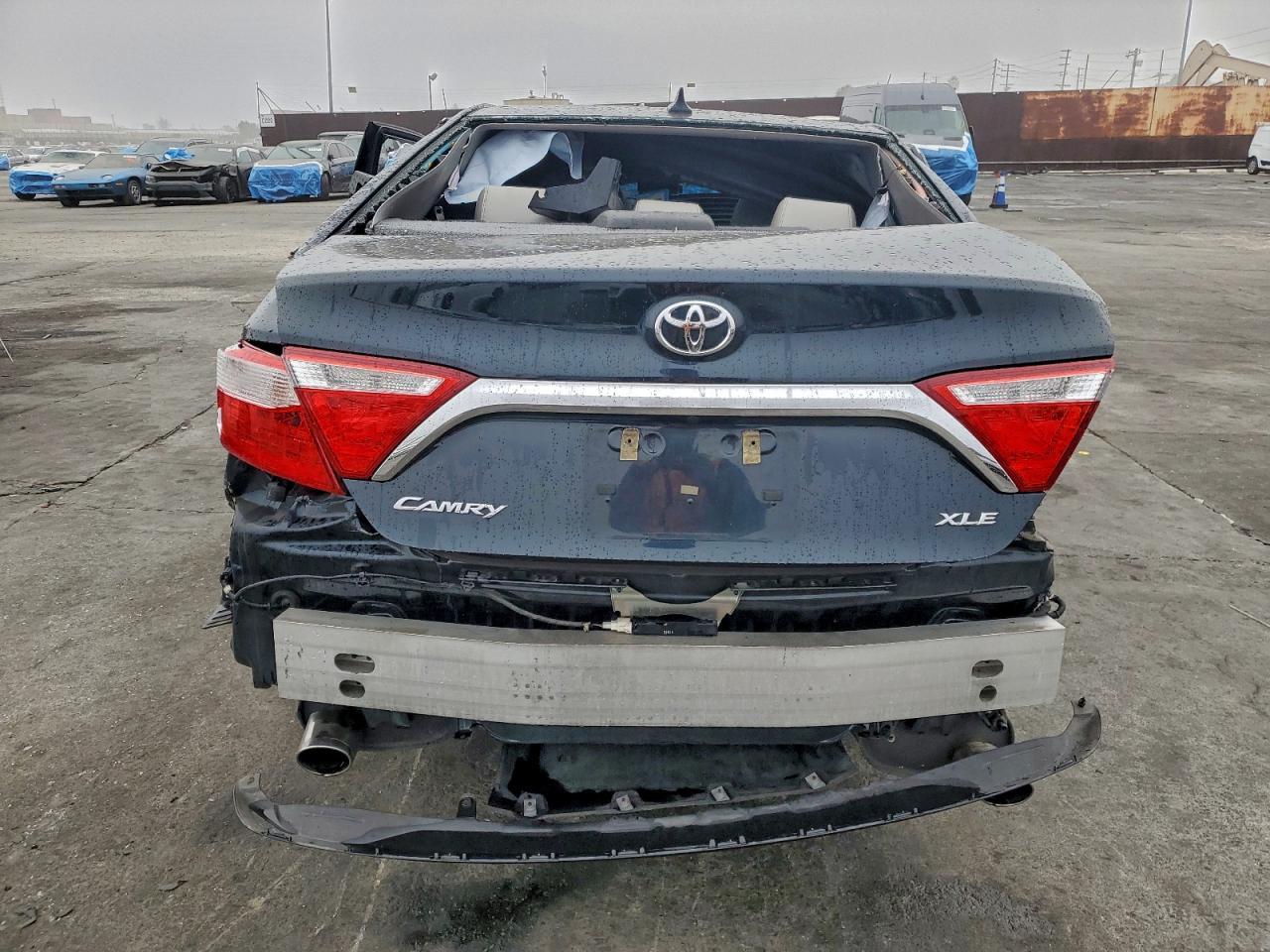 2016 TOYOTA CAMRY