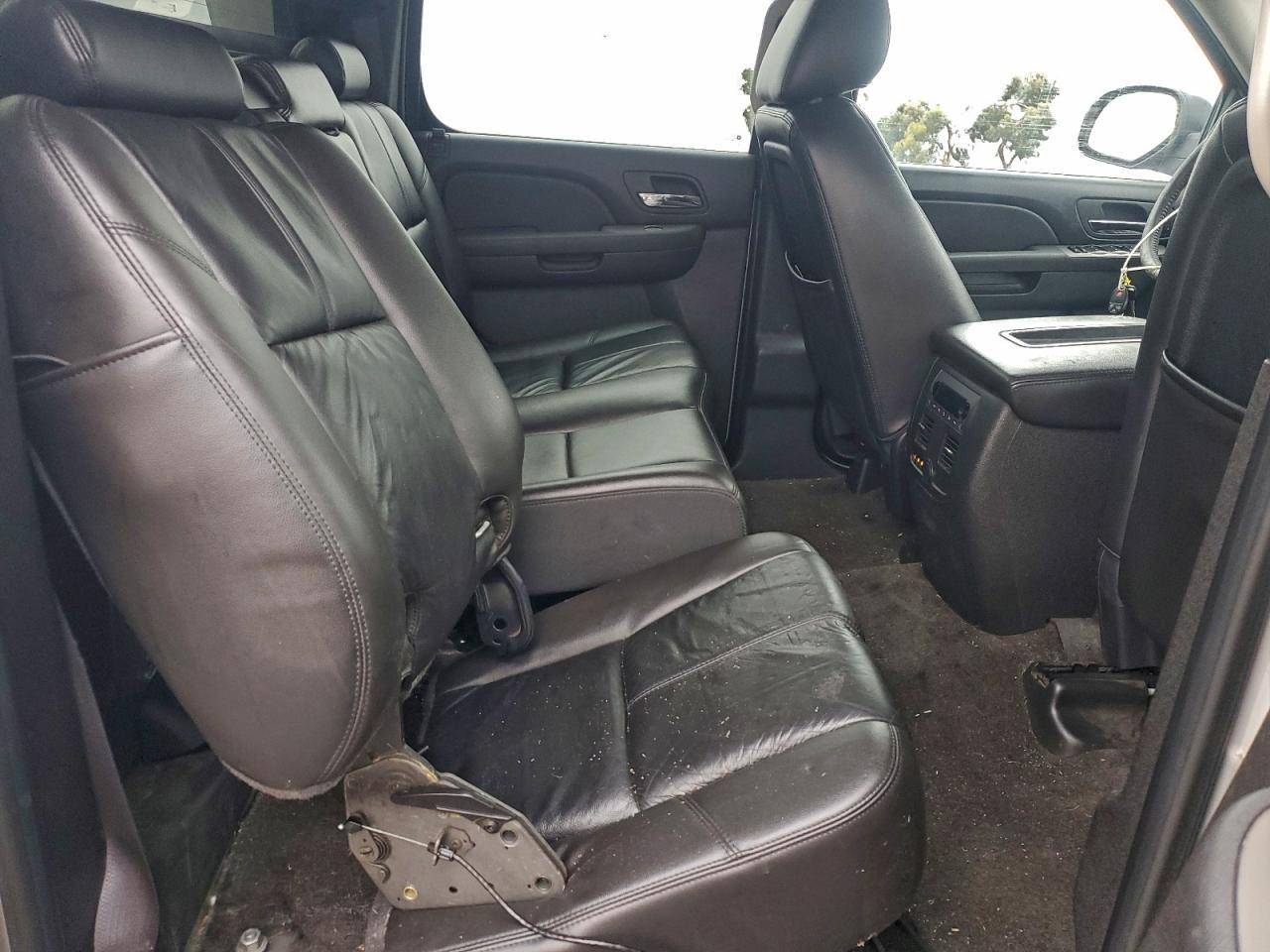 2011 CHEVROLET Avalanche