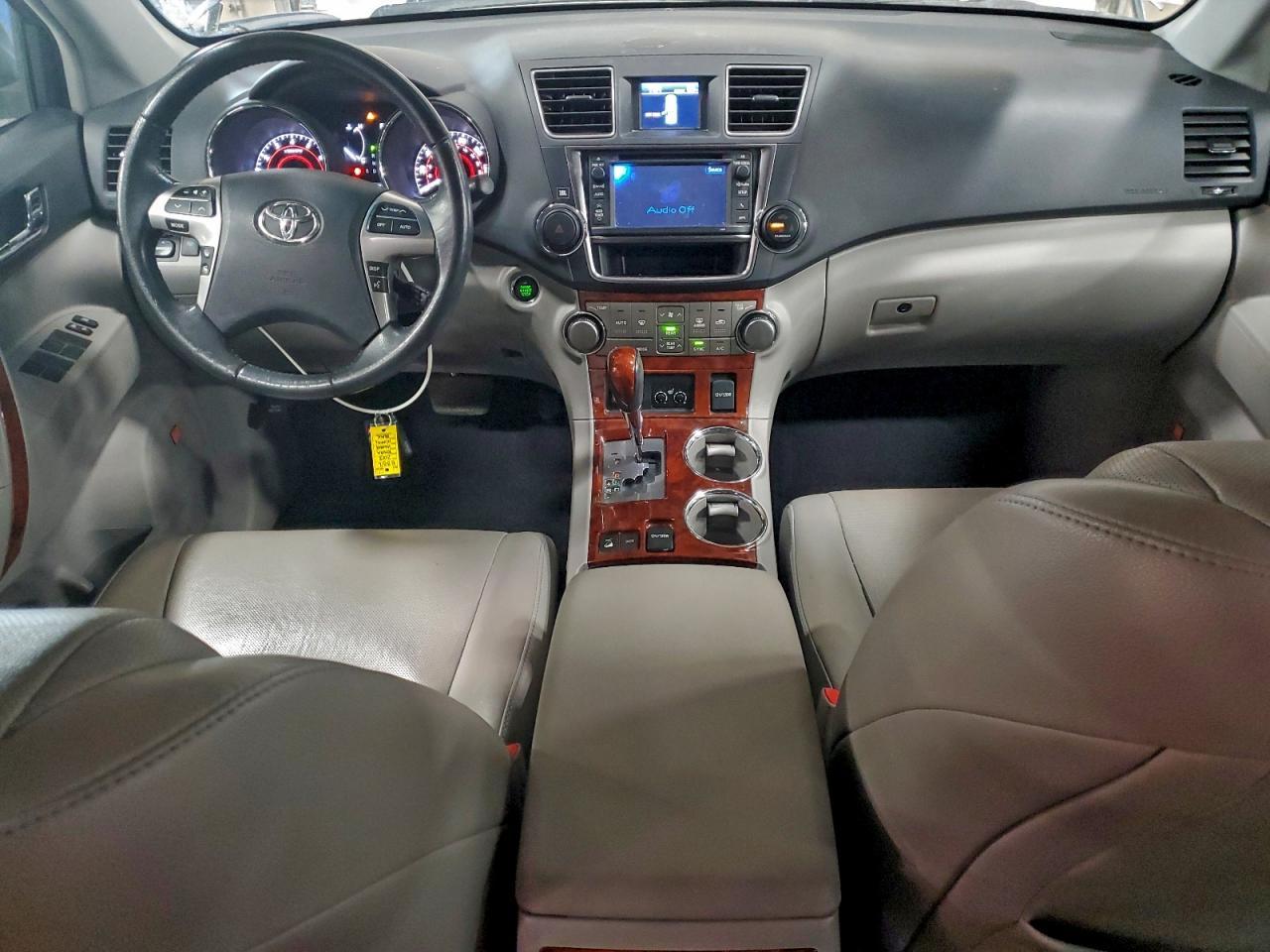 2013 TOYOTA HIGHLANDER