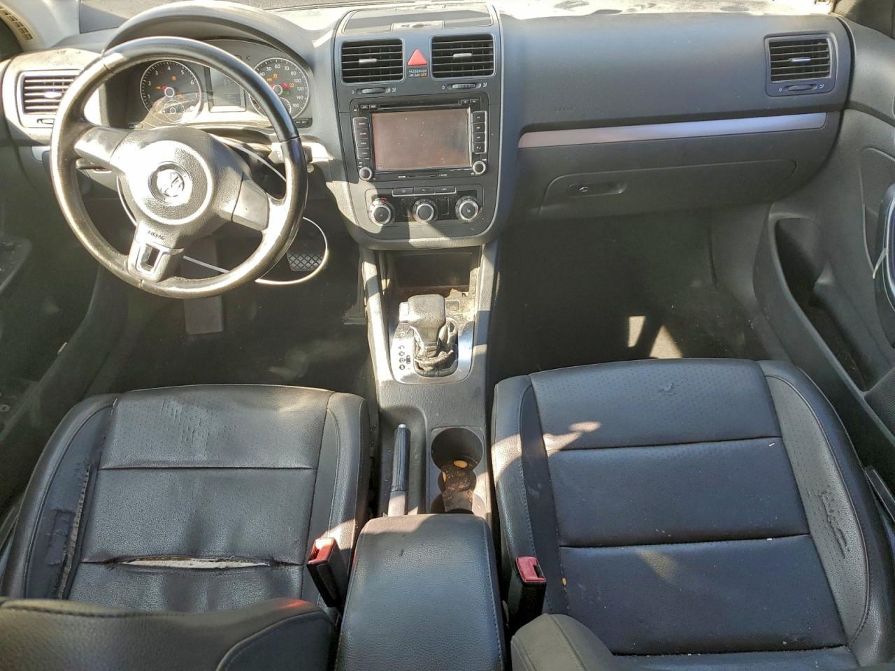 2010 VOLKSWAGEN JETTA
