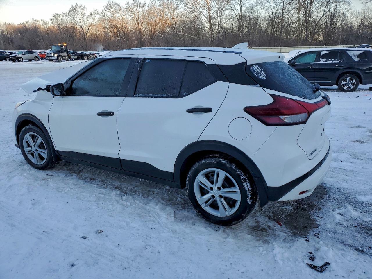 2023 NISSAN KICKS