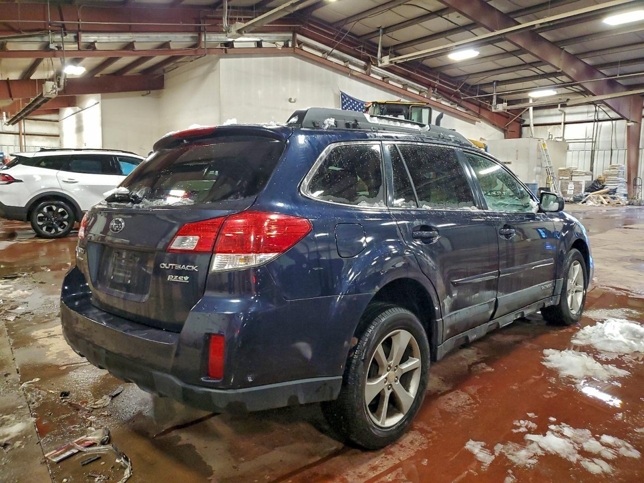 2013 SUBARU Outback