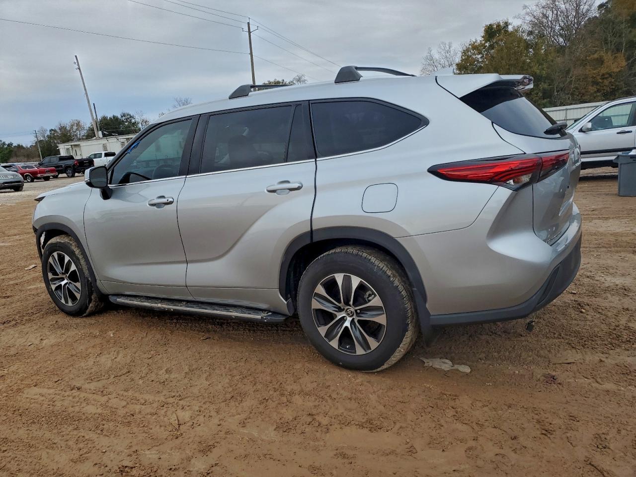 2022 TOYOTA HIGHLANDER