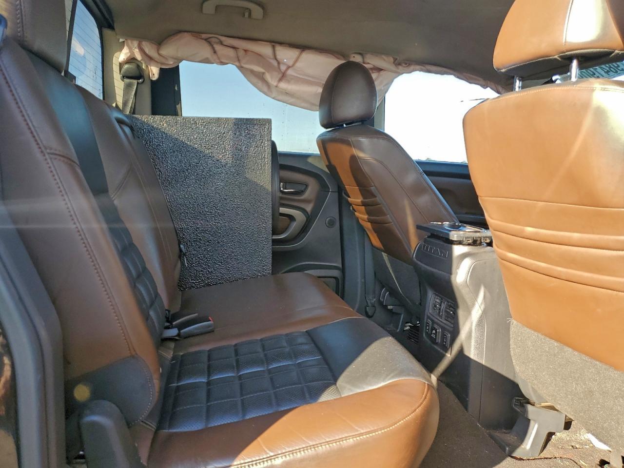 2017 NISSAN Titan