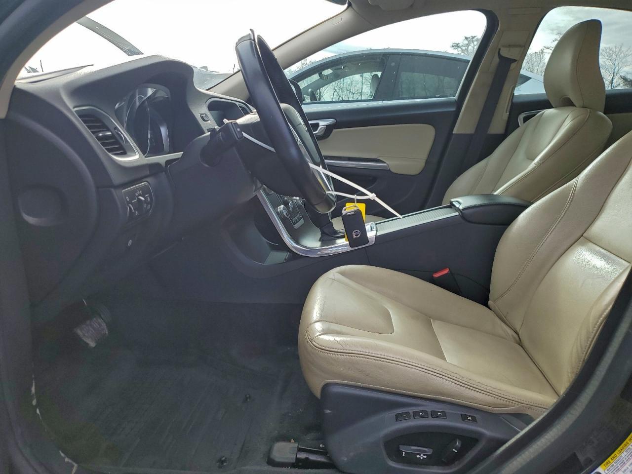 2016 VOLVO S60