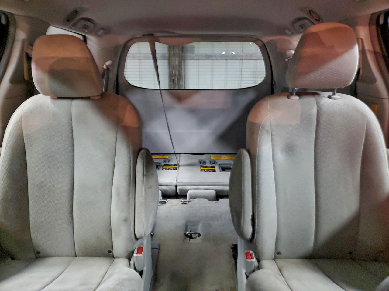 2013 TOYOTA SIENNA