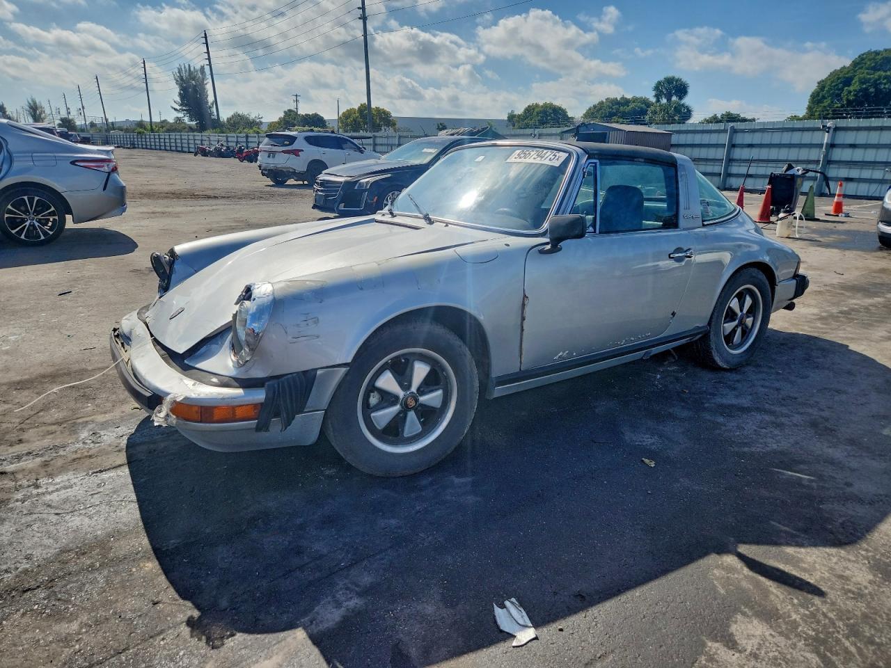 1975 PORSCHE 911