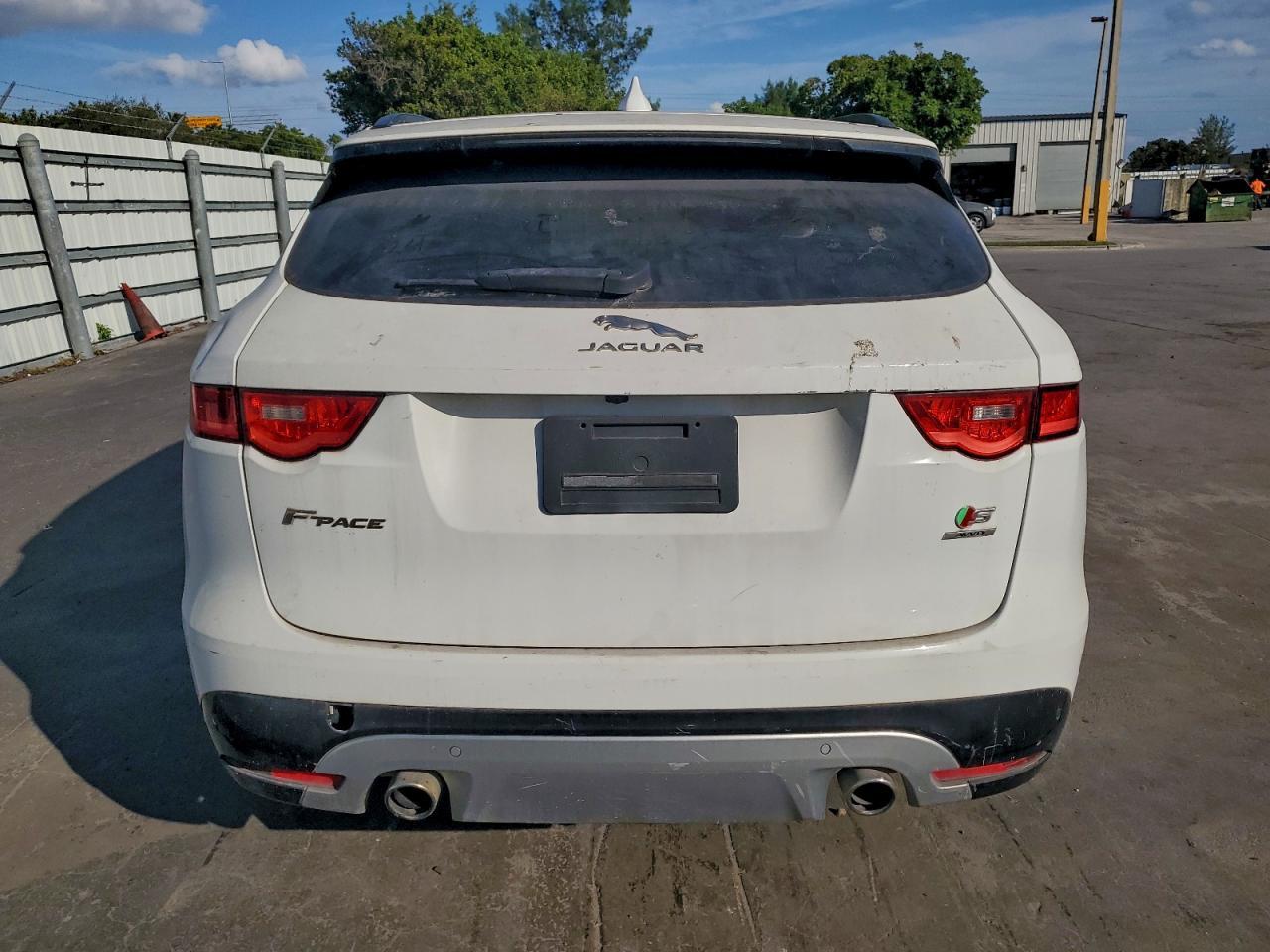 2017 JAGUAR F-Pace