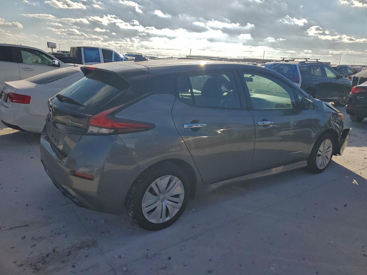 2019 NISSAN LEAF