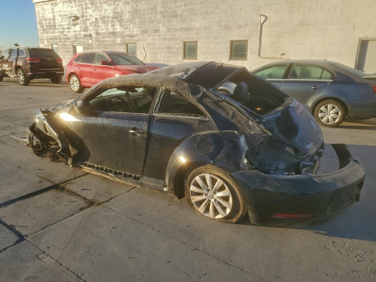 2016 VOLKSWAGEN Beetle
