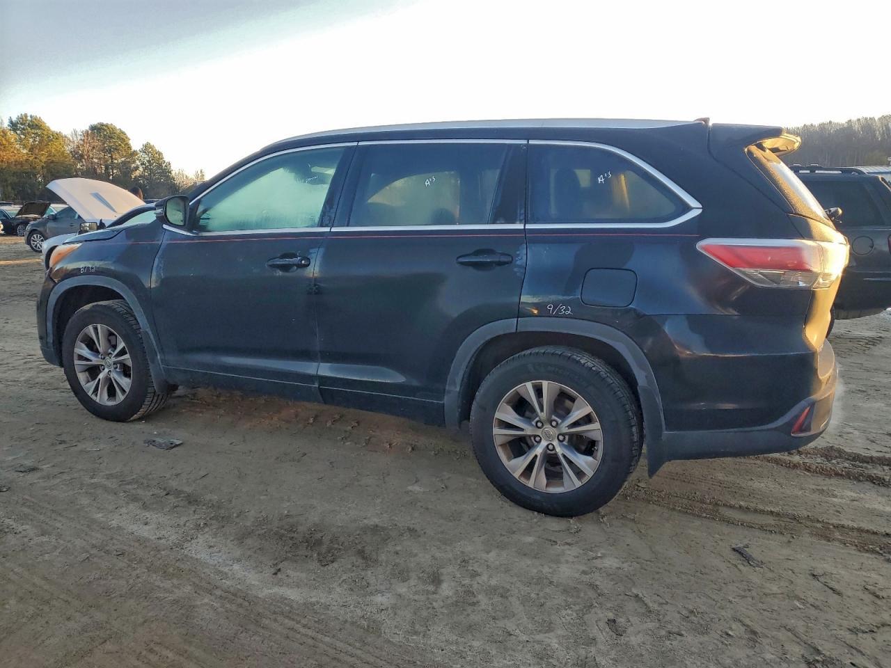 2014 TOYOTA HIGHLANDER