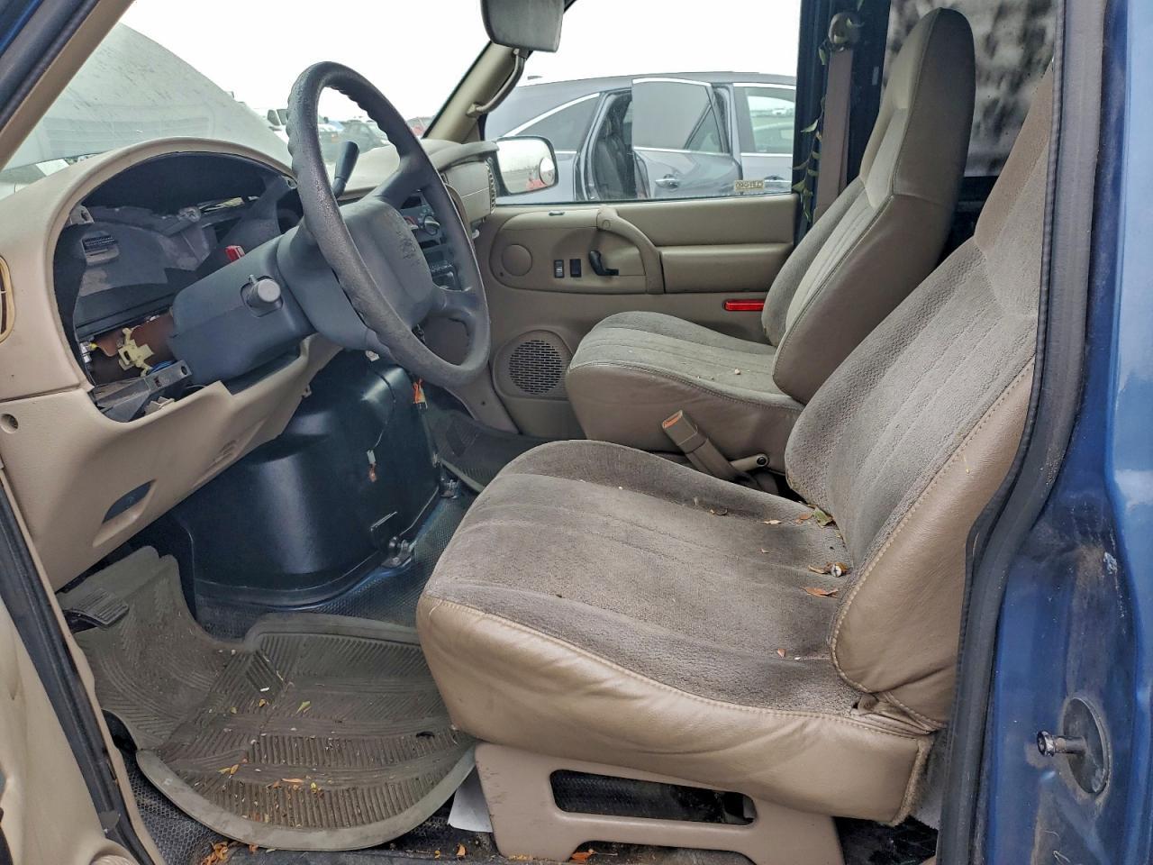 1999 CHEVROLET Astro