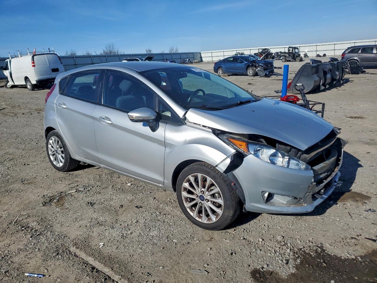 2014 FORD Fiesta