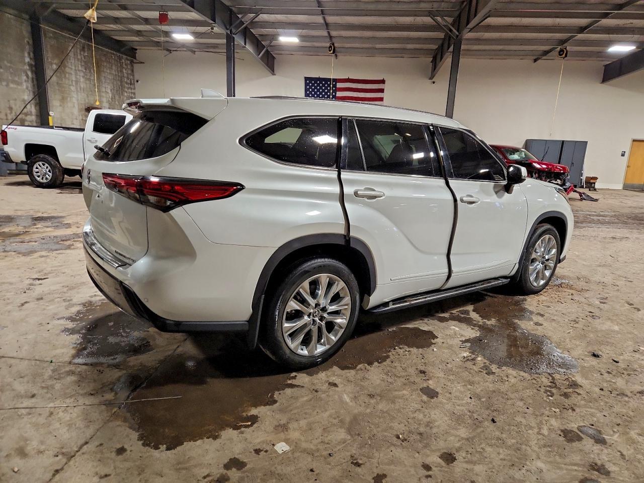 2022 TOYOTA HIGHLANDER
