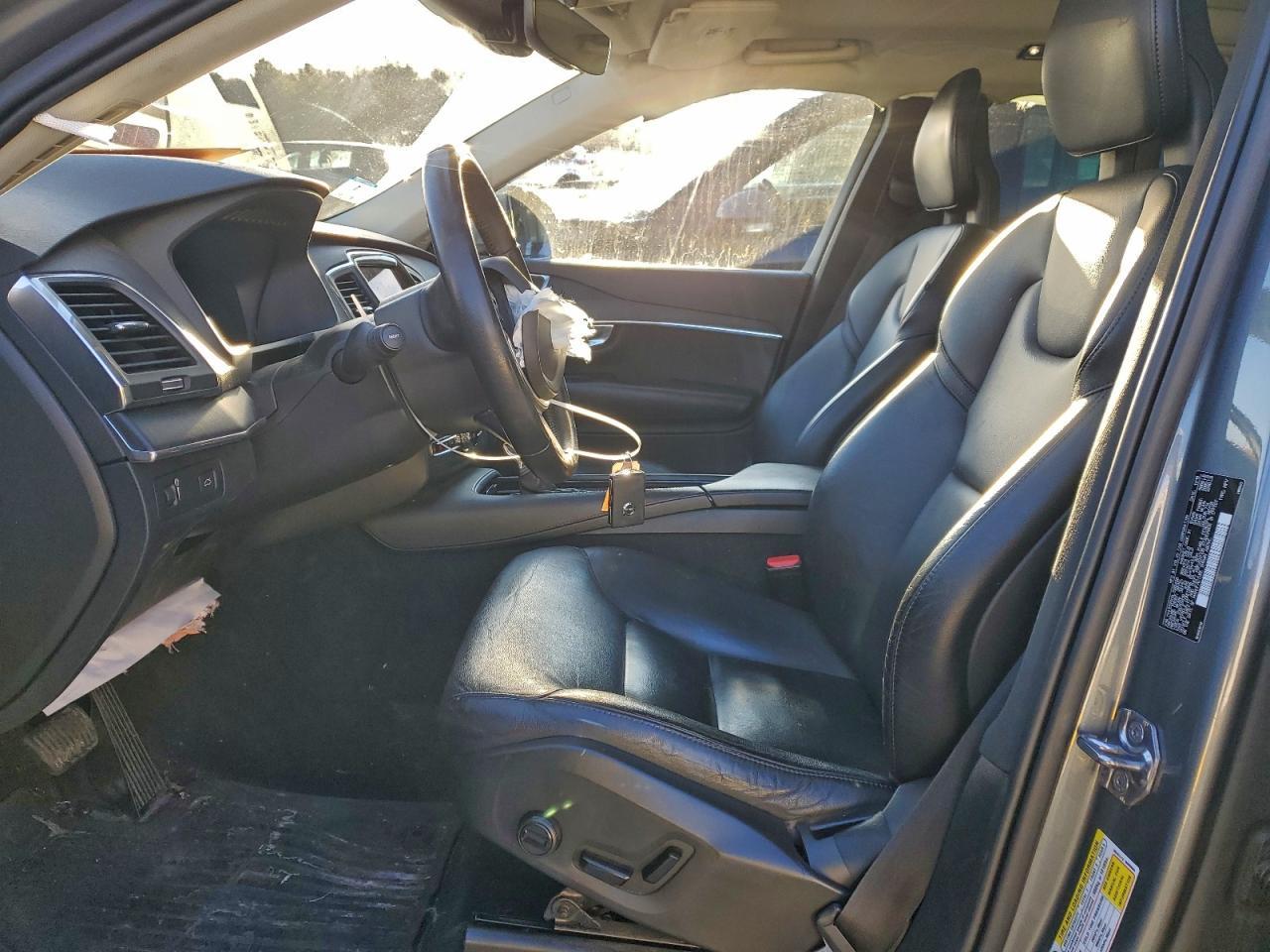 2020 VOLVO XC90