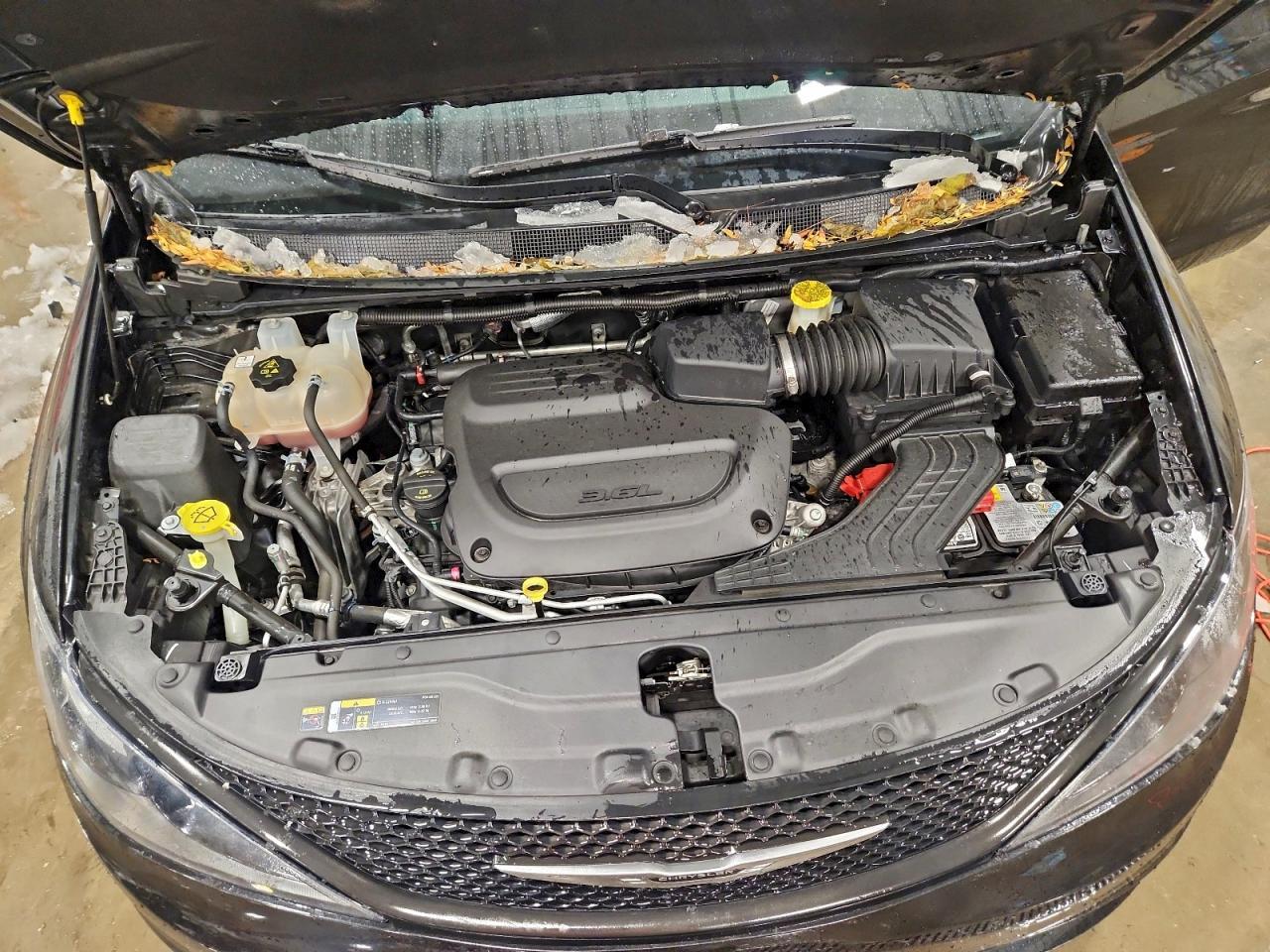 2023 CHRYSLER Voyager