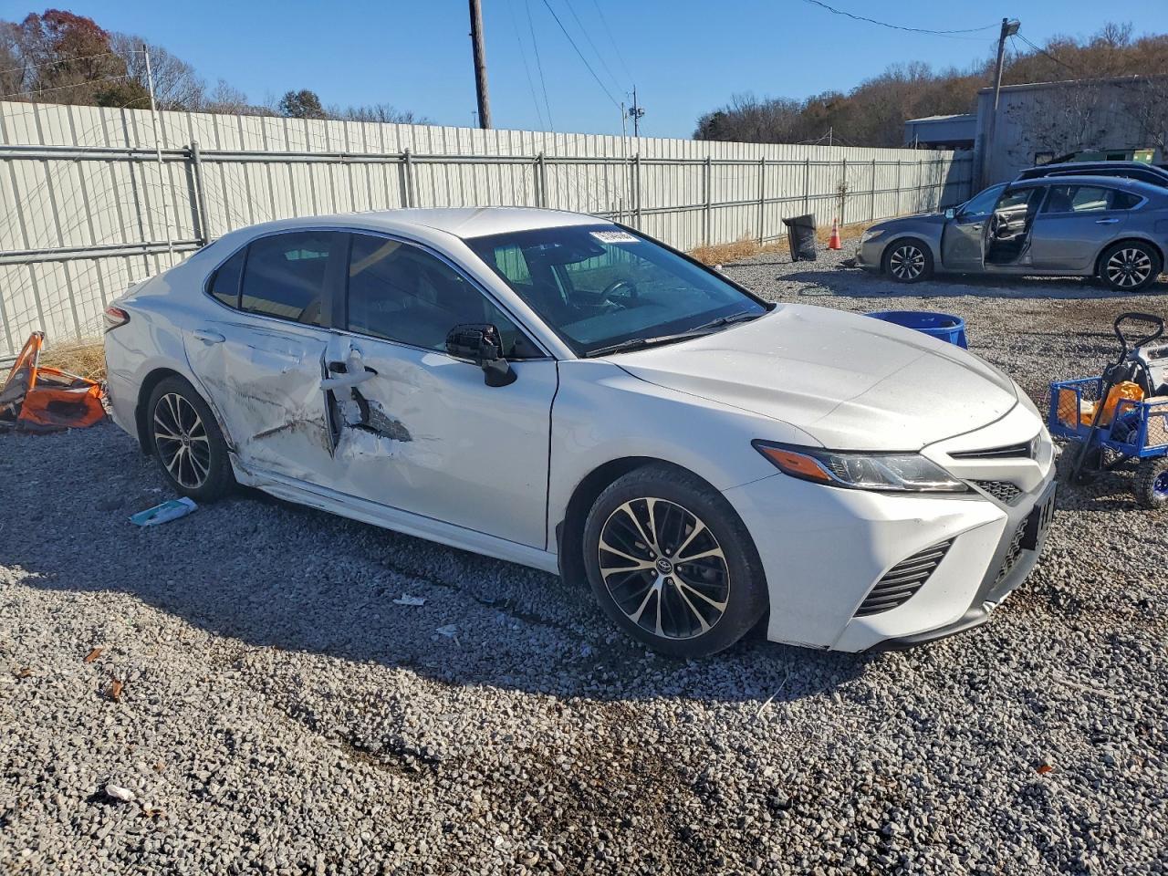 2018 TOYOTA CAMRY